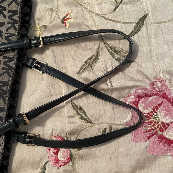 Michael Kors Signature Handbag - Picture 6 of 7